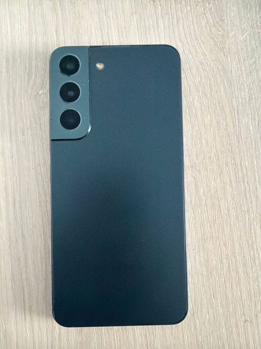 Samsung s22 з царапинами сенсор і екран працює ідеально