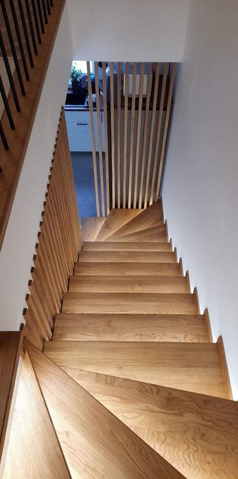 Schody drewniane / Balustrady