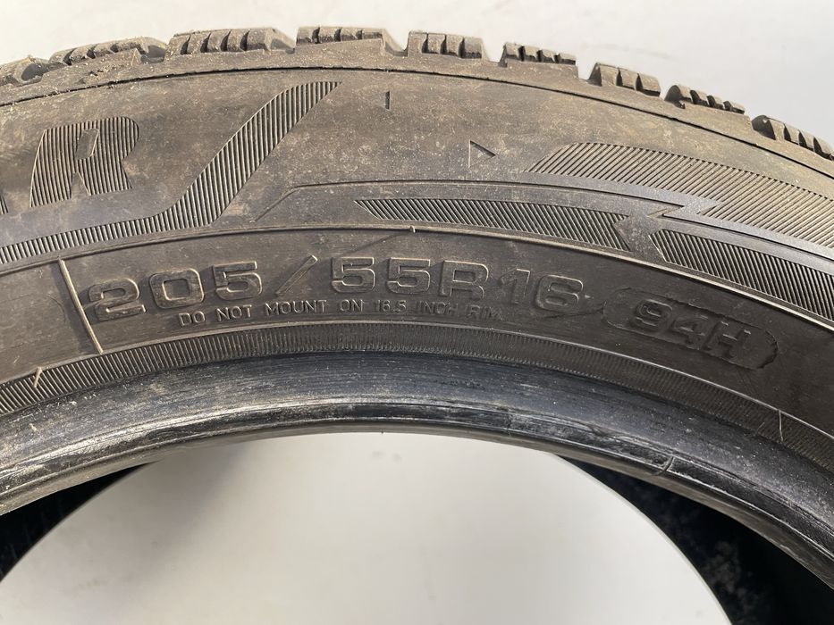 205/55R16 94H Goodyear UltraGrip Performance 3