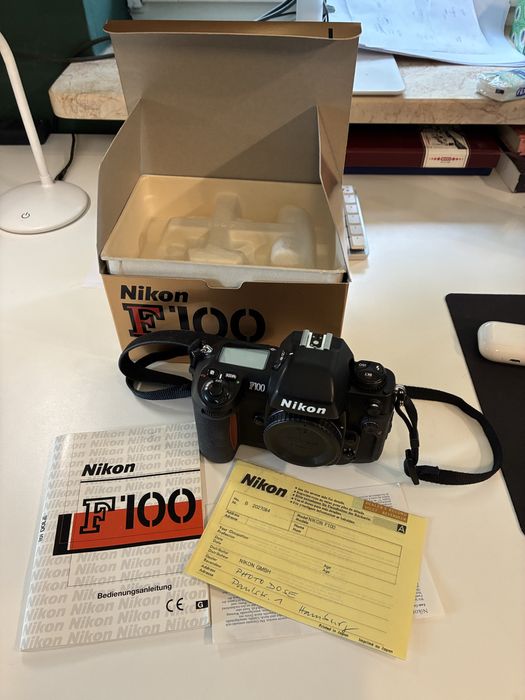 Nikon F100 super stan