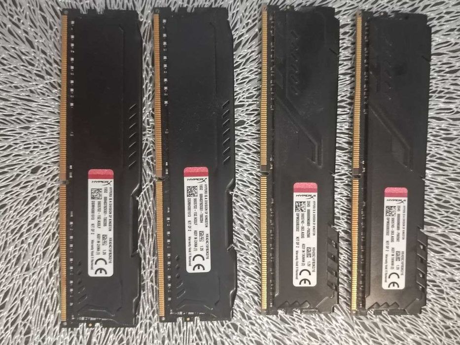 Vendo memória RAM HyperX Fury DDR4 de 32 GB (4×8 GB), 2666 MHz.