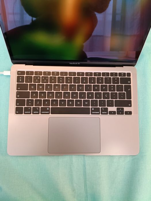 MacBook Air 13" (2020) – Cinzento Espacial – Bom estado