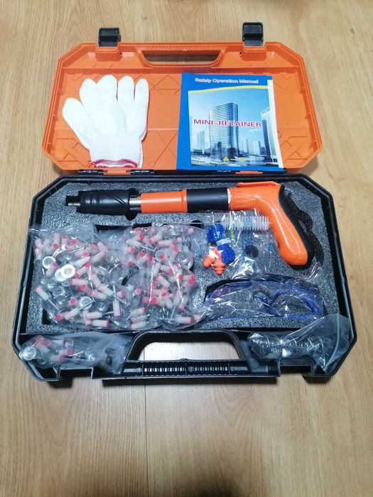 PISTOLET  Gwoździarka Ręczna Do Betonu Stali Drewna OKAZJA 220 gwozdzi