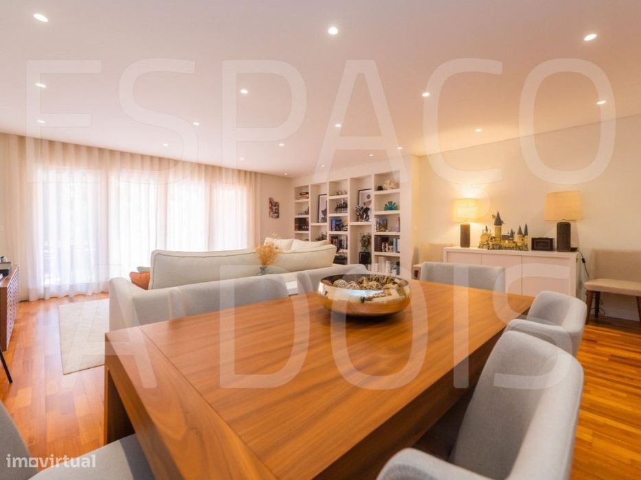 ÚNICO! T3 Duplex | 2 Grandes Terraços, 2 Parqueamentos e Enorme Arr...
