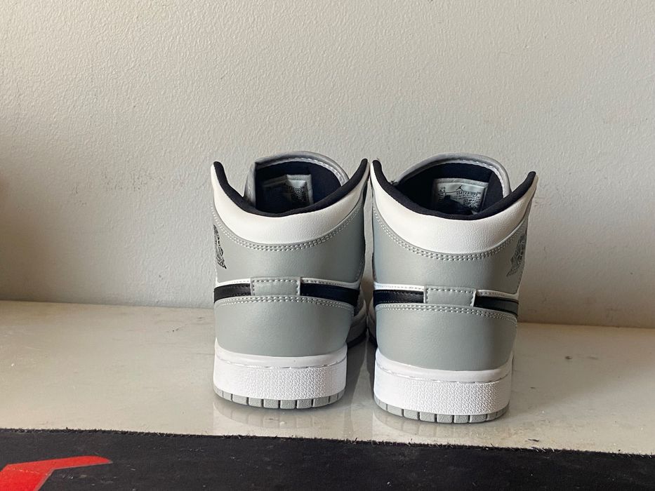 Air Jordan 1 Mid light smoke grey