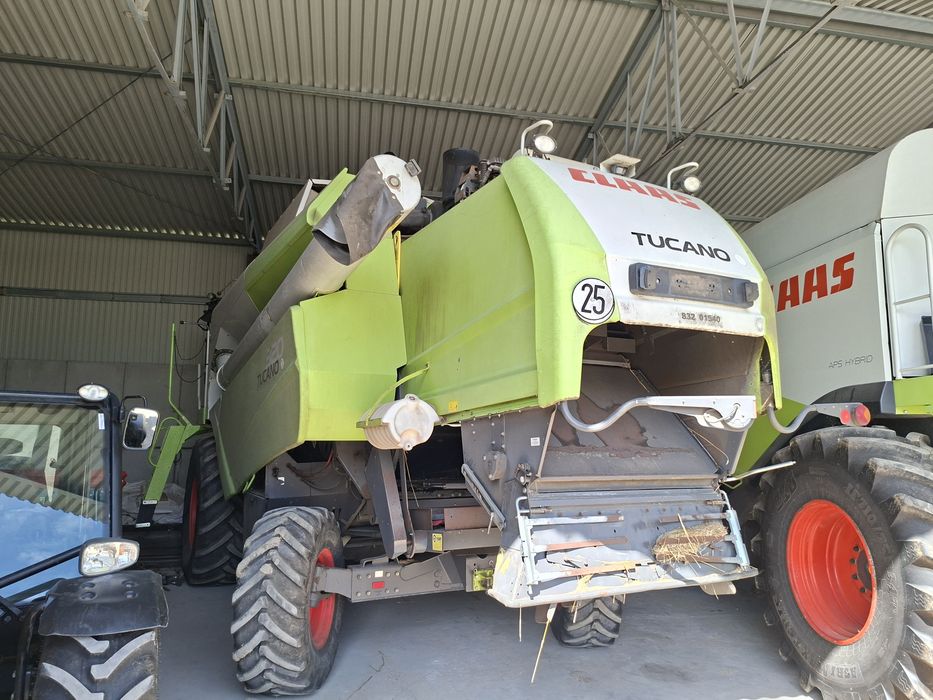 Claas tucano 320