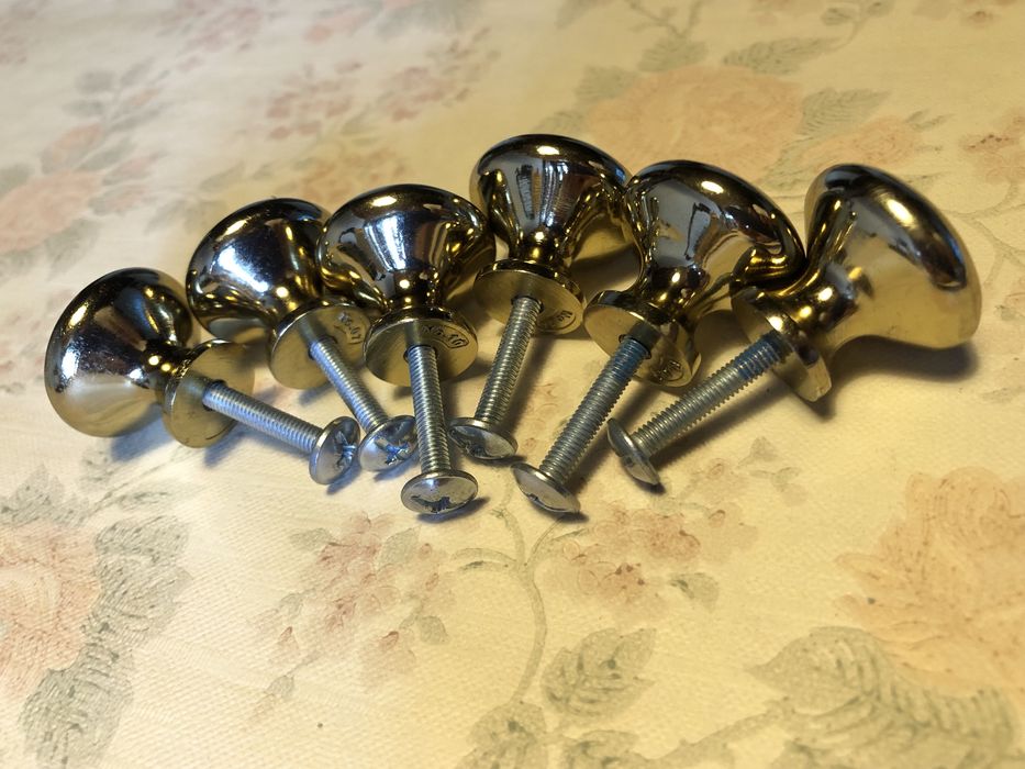 6 Puxadores novos dourados Ikea