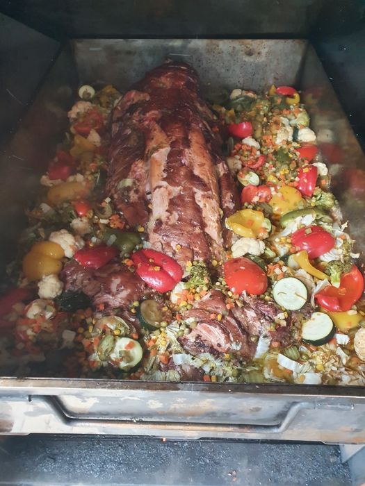 Pieczony prosiak z warzywami