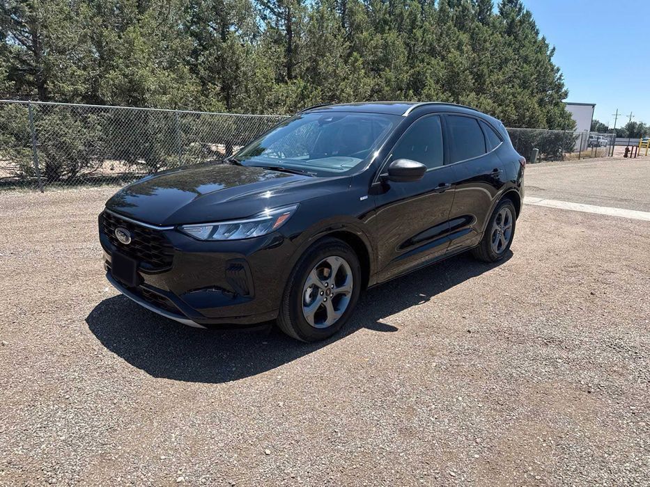 Ford Escape      2024