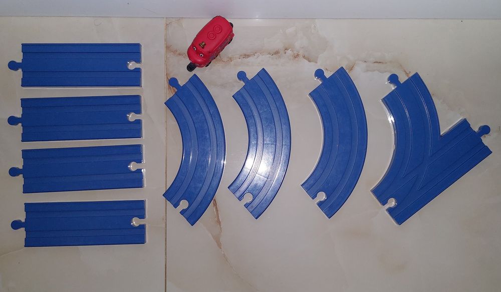 Іграшка паравозики chuggington