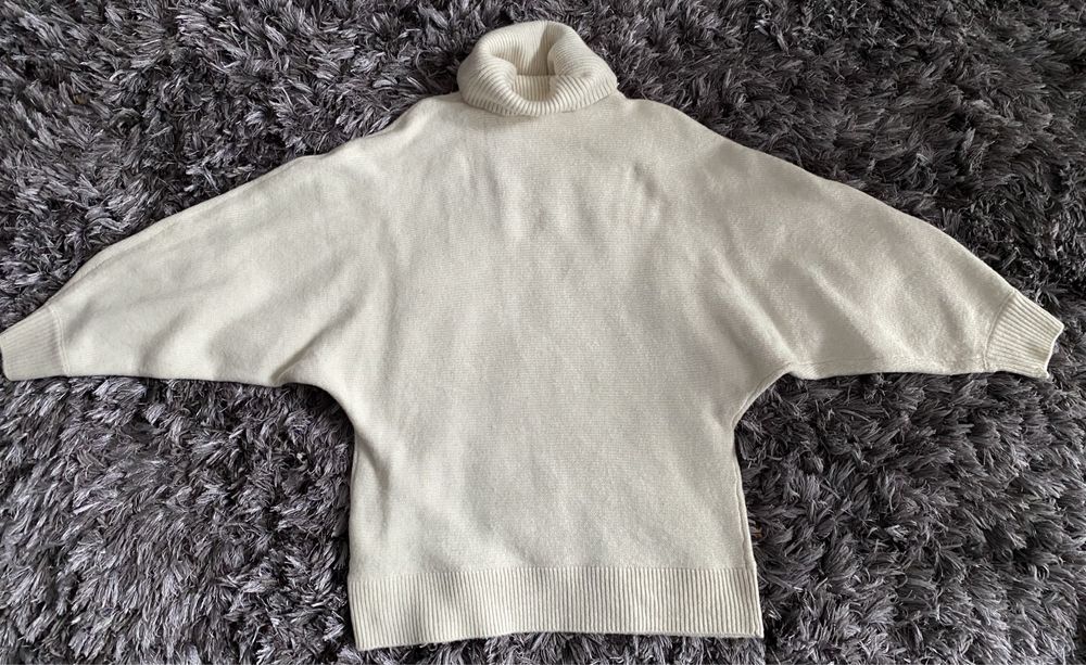 Kremowy Sweter/Golf Mohito krój oversizowy rozmiar S 36