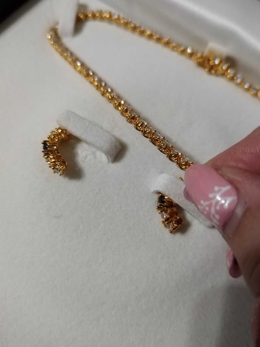 Gargantilha,pulseira e brincos com zicornias e safiras azuis