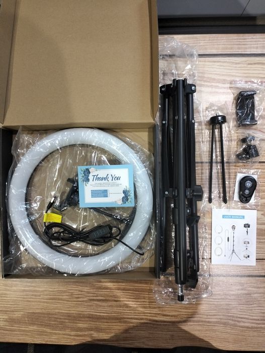 Кільцева лампа со штативом