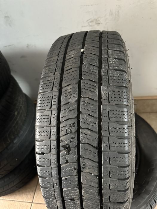 225/65/16 C шини у гарному стані