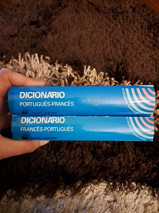 Dicionários de bolso PT-FR e FR-PT, da Porto Editora