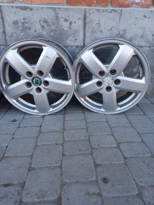 Продам титани  R15