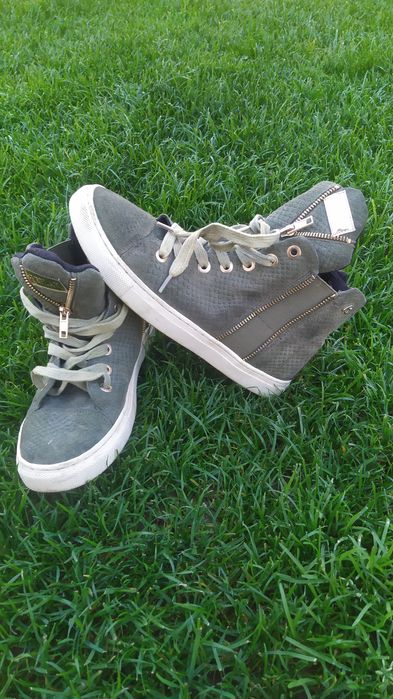 Кеди фірмові, стан ідеальний