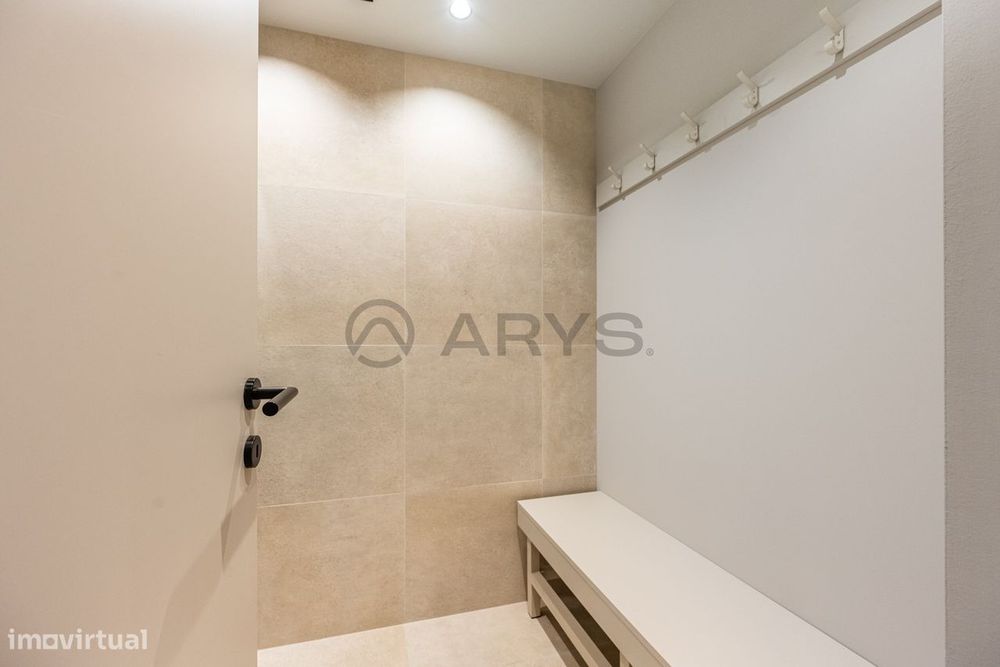 Apartamento T0 Novo em condomínio fechado com Varanda