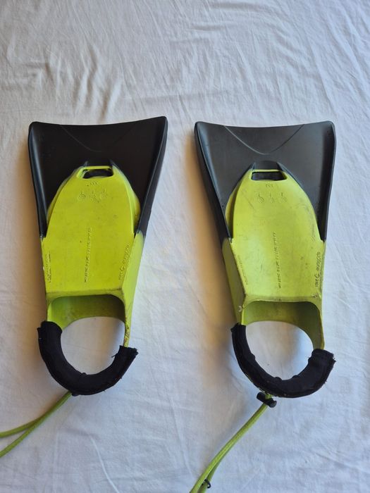 Pés de Pato Olaian – Preto e Verde Fluorescente (40-41)