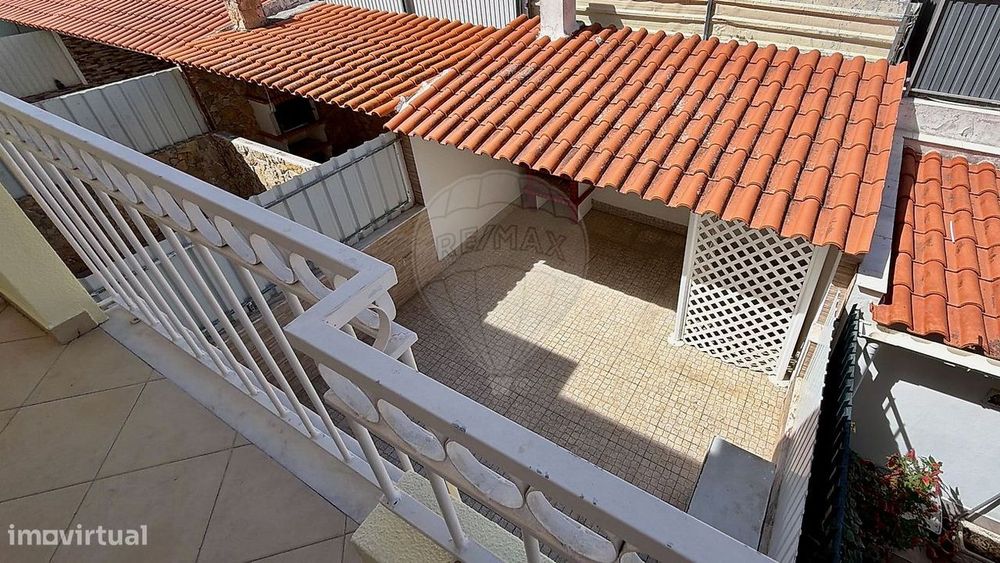 Moradia T4 para venda