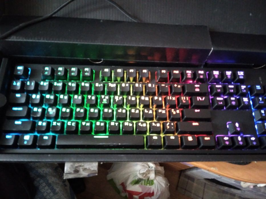 Продам игровую клавиатуру Hator Rockfall