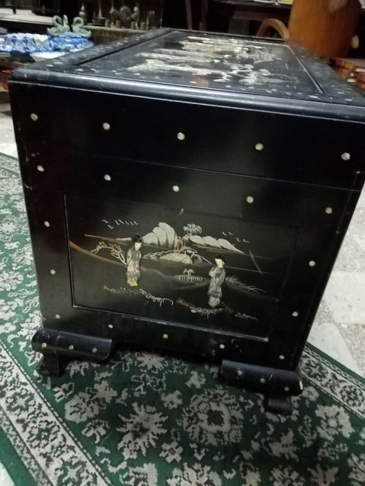 Arca de canfora e madreperola