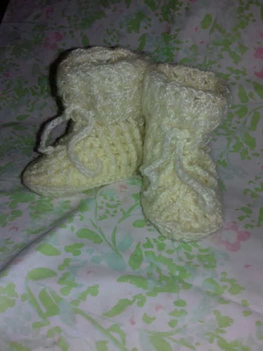 Botinhas em lã feitas à mão
