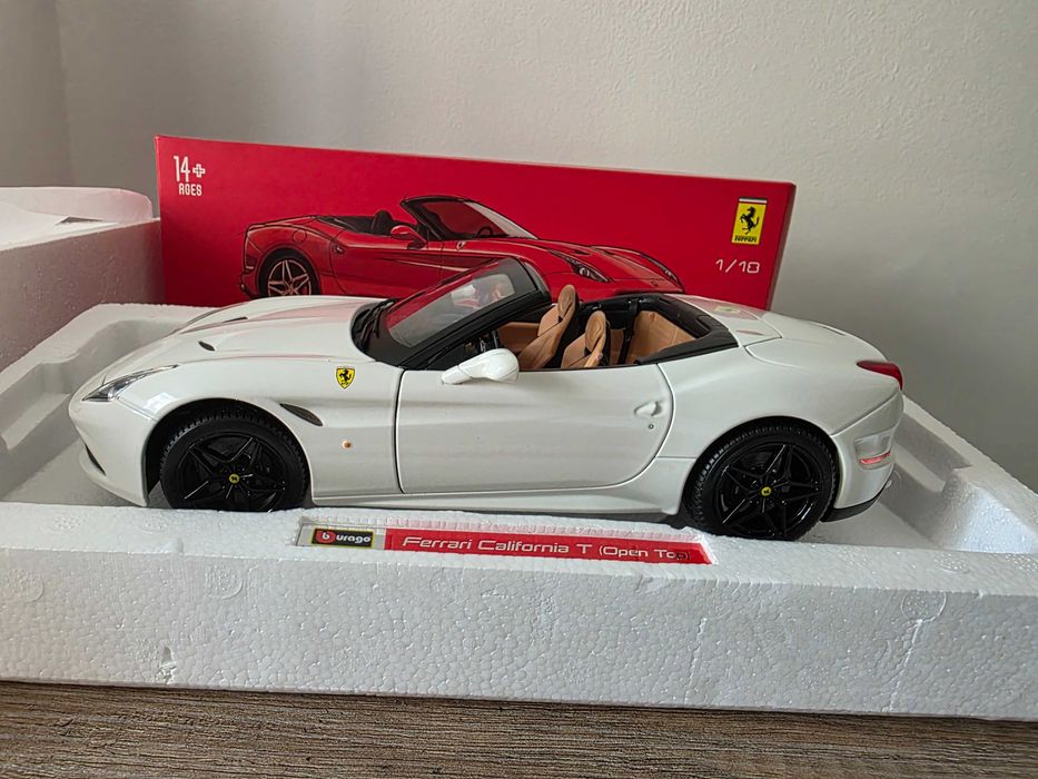 Ferrari California T (open top) 1:18 Burago Signature Series