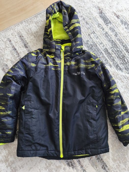 Sprzedam kurtkę narciarską rozm 122/128