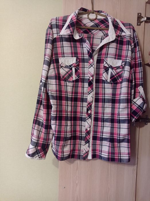 Жіноча сорочка в клітинку