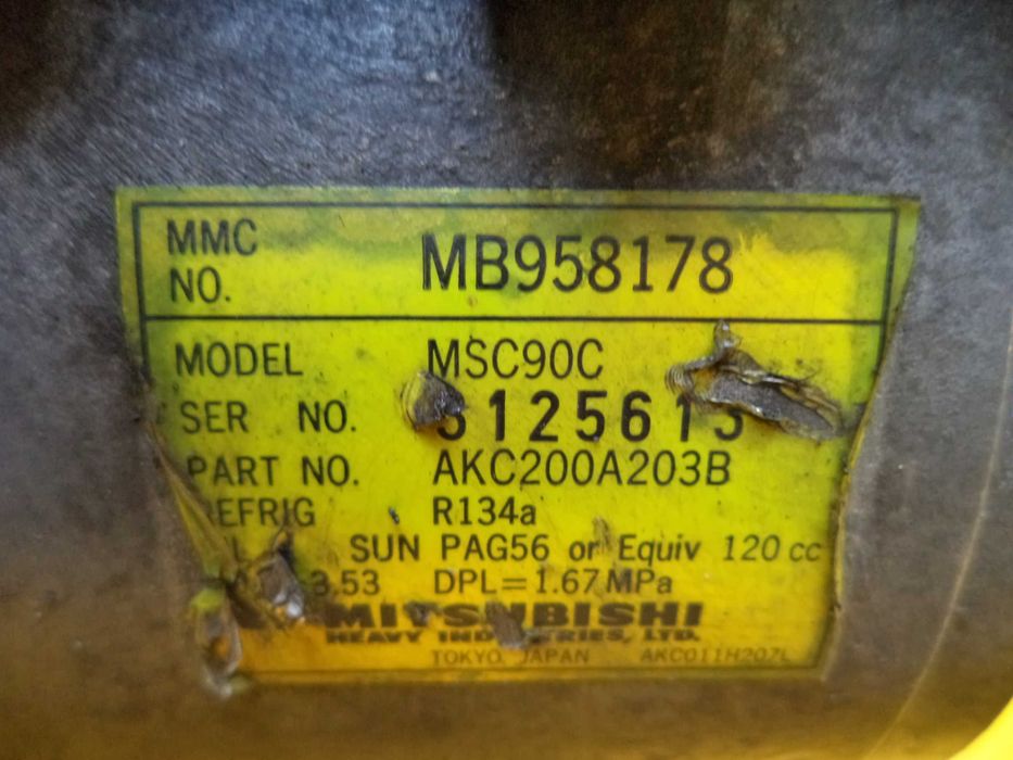 Компрессор кондиционера Mitsubishi Carisma Colt Lancer Volvo V40