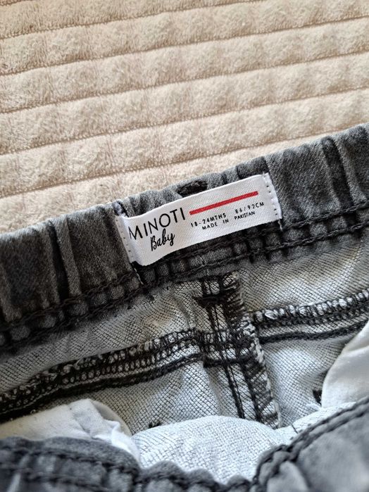 Jeansy ze ściągaczami dla chłopca rozmiar 86/92