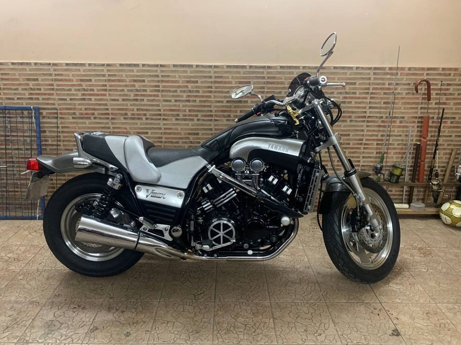 Мотоцикл Yamaha vmax 1.2