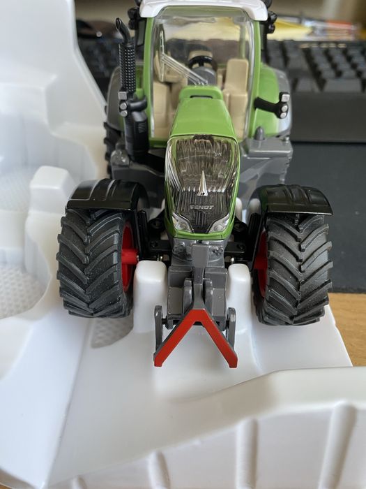 1:32 SIKU 3285 FENDT 724 Vario NOWY