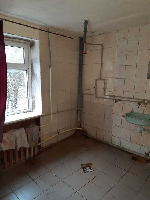 Продам дві кімнати в гуртожитку!!
