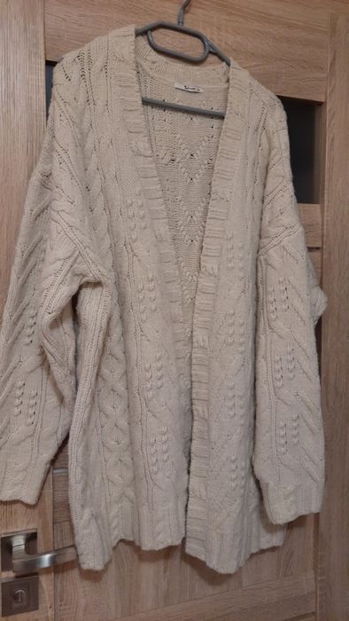 Ciepły sweterek. Tu