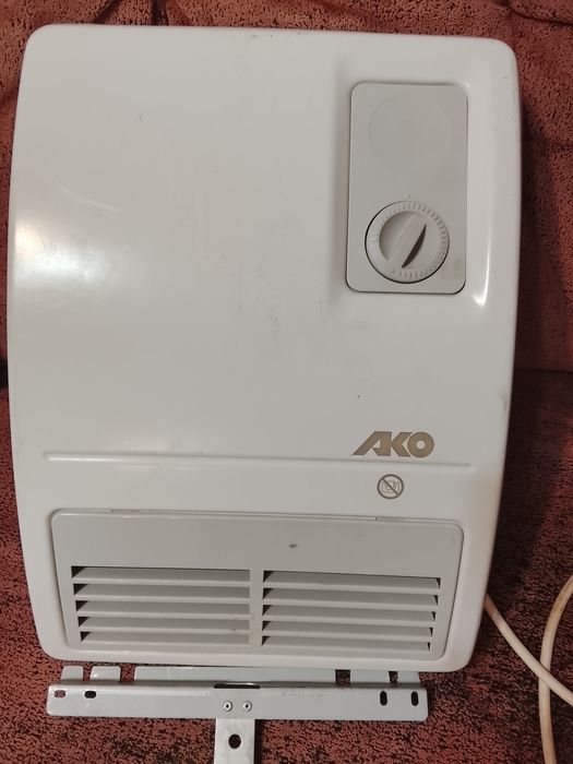 Настенный тепловентилятор ако.  для быстрого нагрева помещений. герман