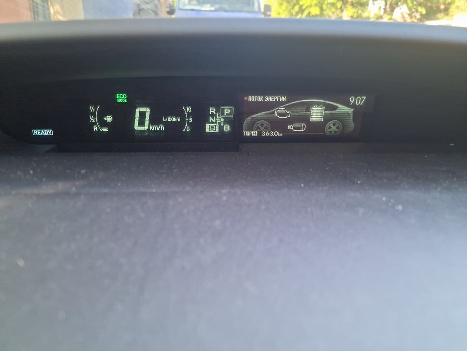 Тойота пріус 2010