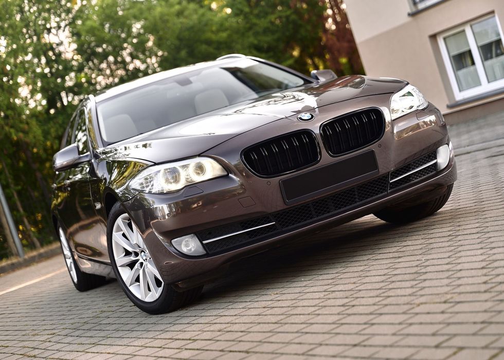 BMW Seria 5 F10 520d 184KM Panorama • Hak Elektryczny • Jasna Skóra • Navi • LED