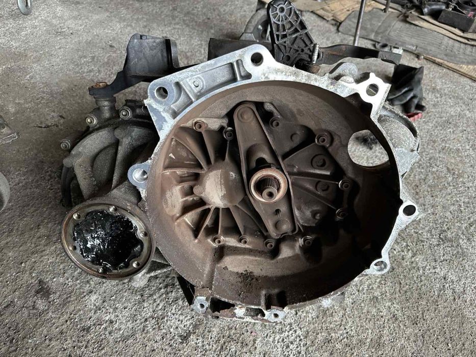 Кпп коробка передач 1.4 6ст LNY tfsi Golf Audi A3 Seat Passat Skoda