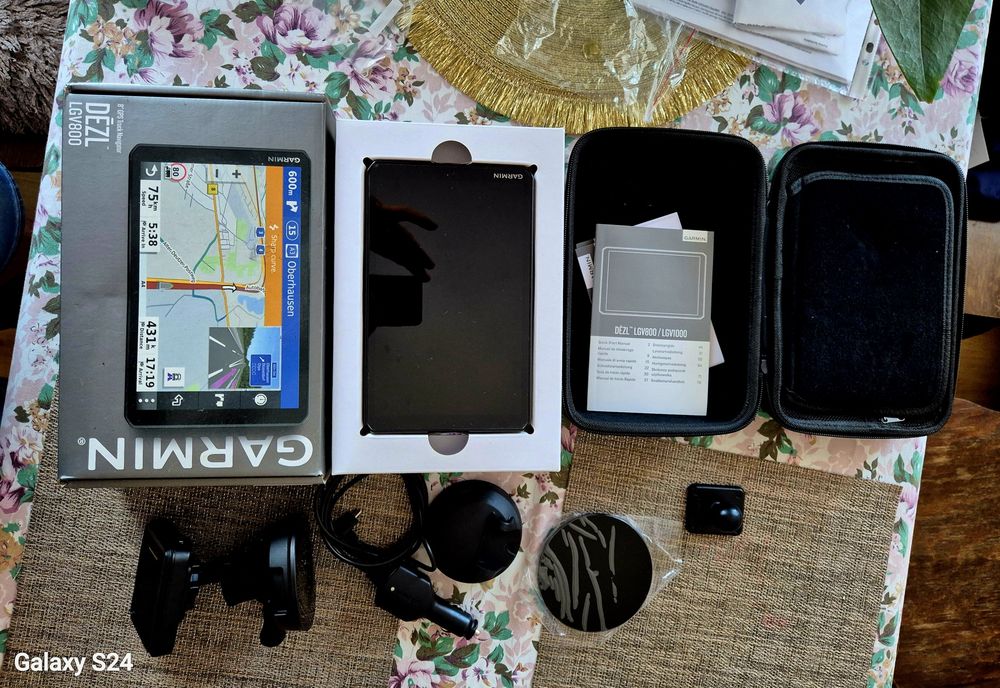 Garmin  DEZL LGV800