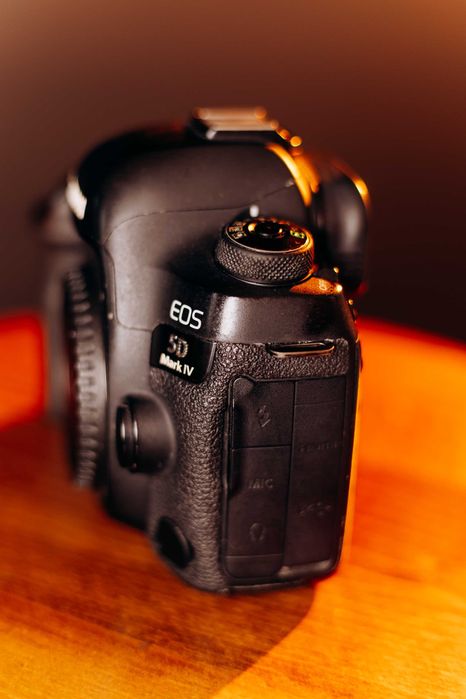 Продаю Canon 5D Mark 4, пробіг 1000кадрів