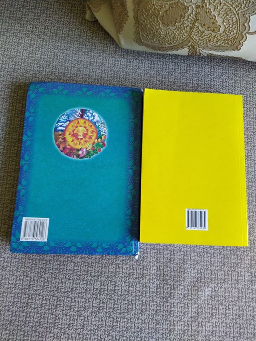 Підручники : Українська мова. 7 Клас. Зарубіжна  література. 2 Клас.