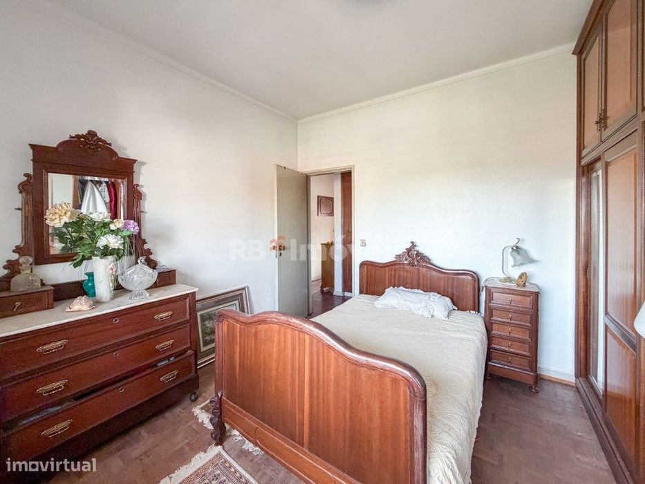 Apartamento T2 c/ Varanda - no Entroncamento