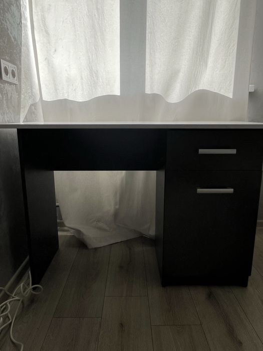 Письменый стол 1109х48х70