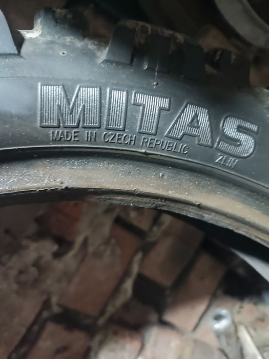Продам  мото резину mitas