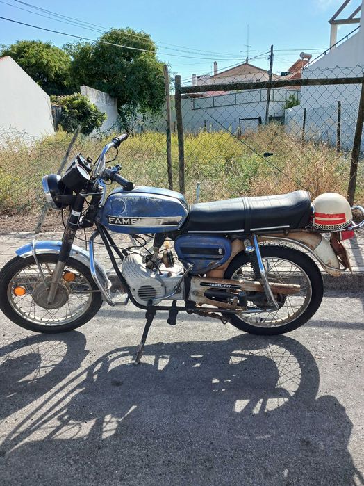 Motorizada Famel 77