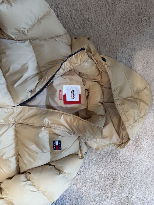 Nowa długa kurtka zimowa Tommy Hilfiger – beżowa, puchowa, z metką