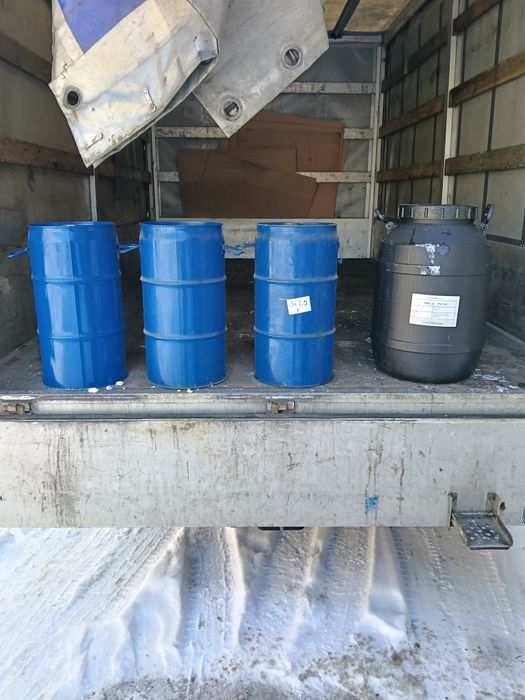 Продам бочки металеві 25л пластикові 50л бу