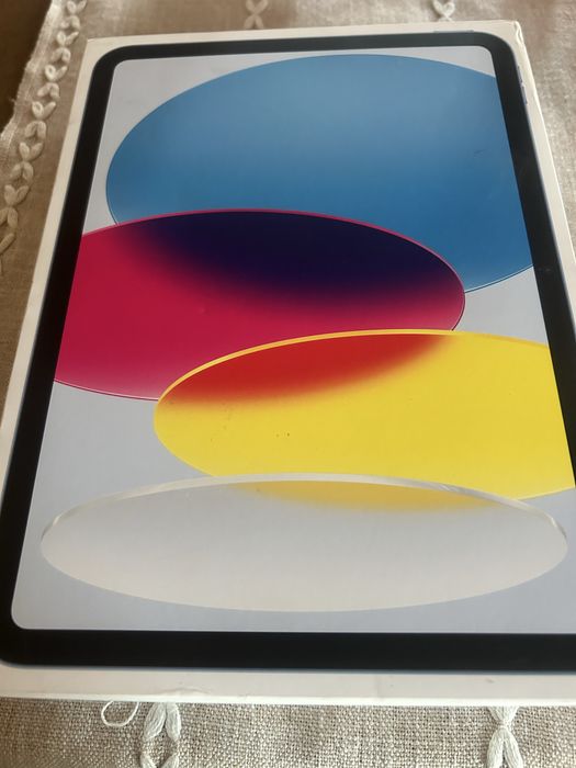Ipad  A2696 ……….